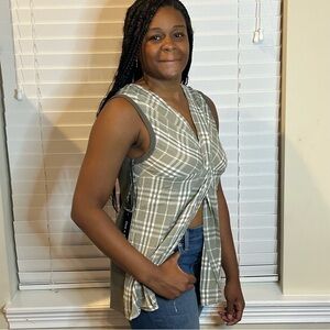183. Doe & Rae NWT Women's Sleeveless Top Olive Size S, M, L